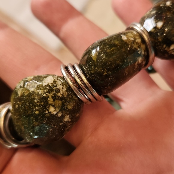 Vintage green gem beaded Stretch bracelet - Picture 4 of 4